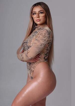 Lilith Cavaliere nude 4