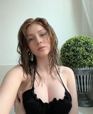 Lilly Bloomes nude 5
