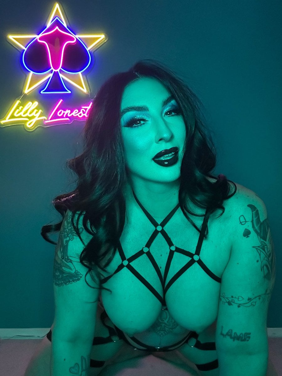 Lilly Lonestar nude 10