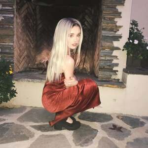 Lily Mo Sheen nude 3