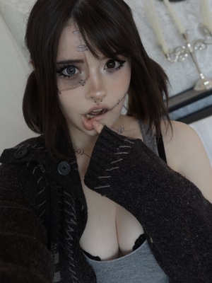 Lilyraedoll nude 4