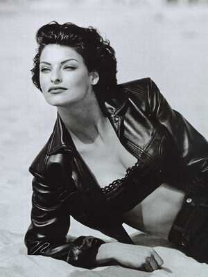 Linda Evangelista nude 11