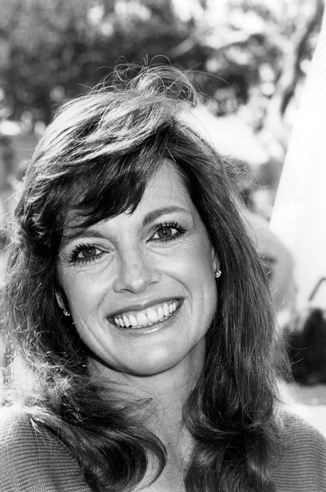 Linda Gray nude 10