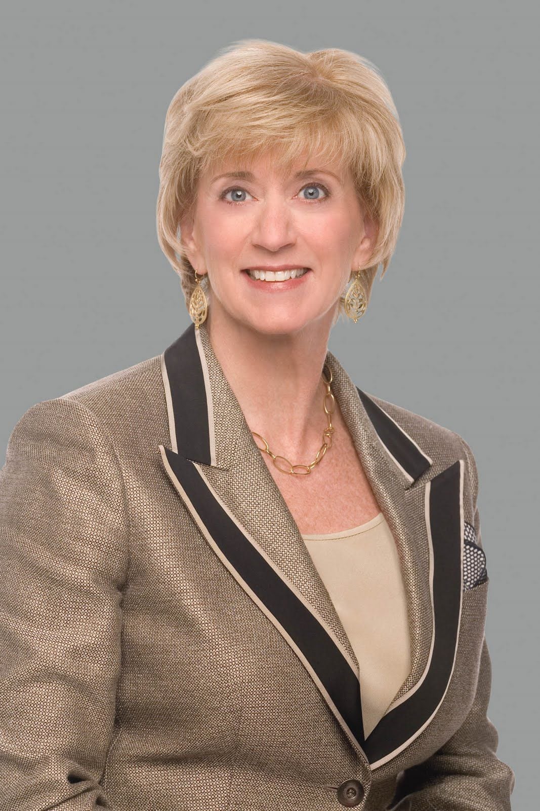 Linda McMahon nude 5
