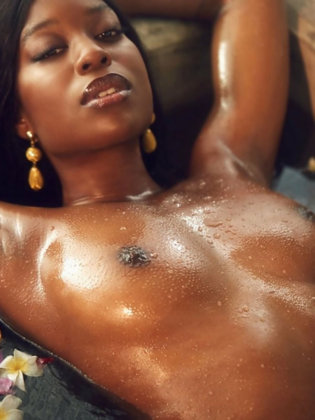 Linda Nobat nude 8