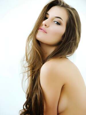 Lindsay Belanger nude 10