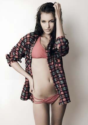 Lindsay Belanger nude 7