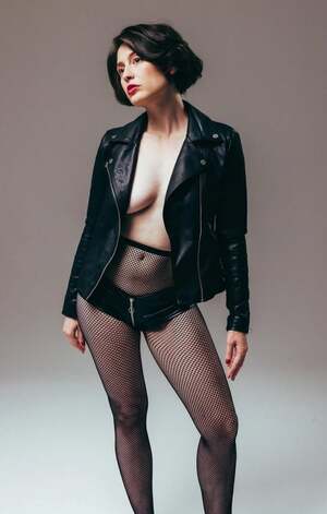 Lindsay Mullan nude 12