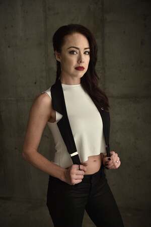 Lindsey McKeon nude 4