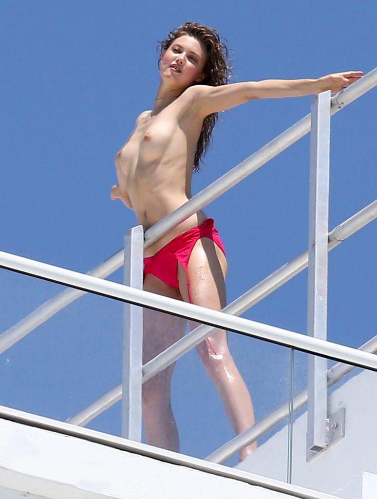 Lindsey Wixson nude 12