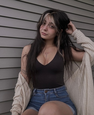 Linksgroupie nude 5