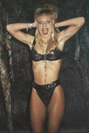 Linnea Quigley nude 7