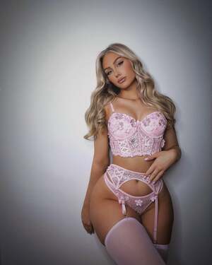 Linny Nova nude 11