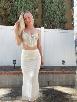 Lisa Peachy nude 12