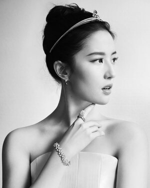 Liu Yifei nude 5