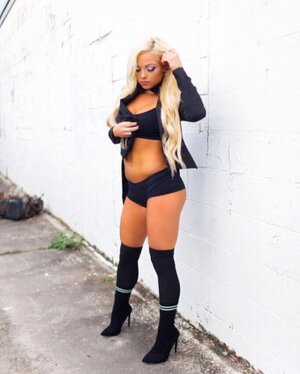 Liv Morgan nude 10