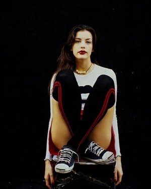 Liv Tyler nude 8