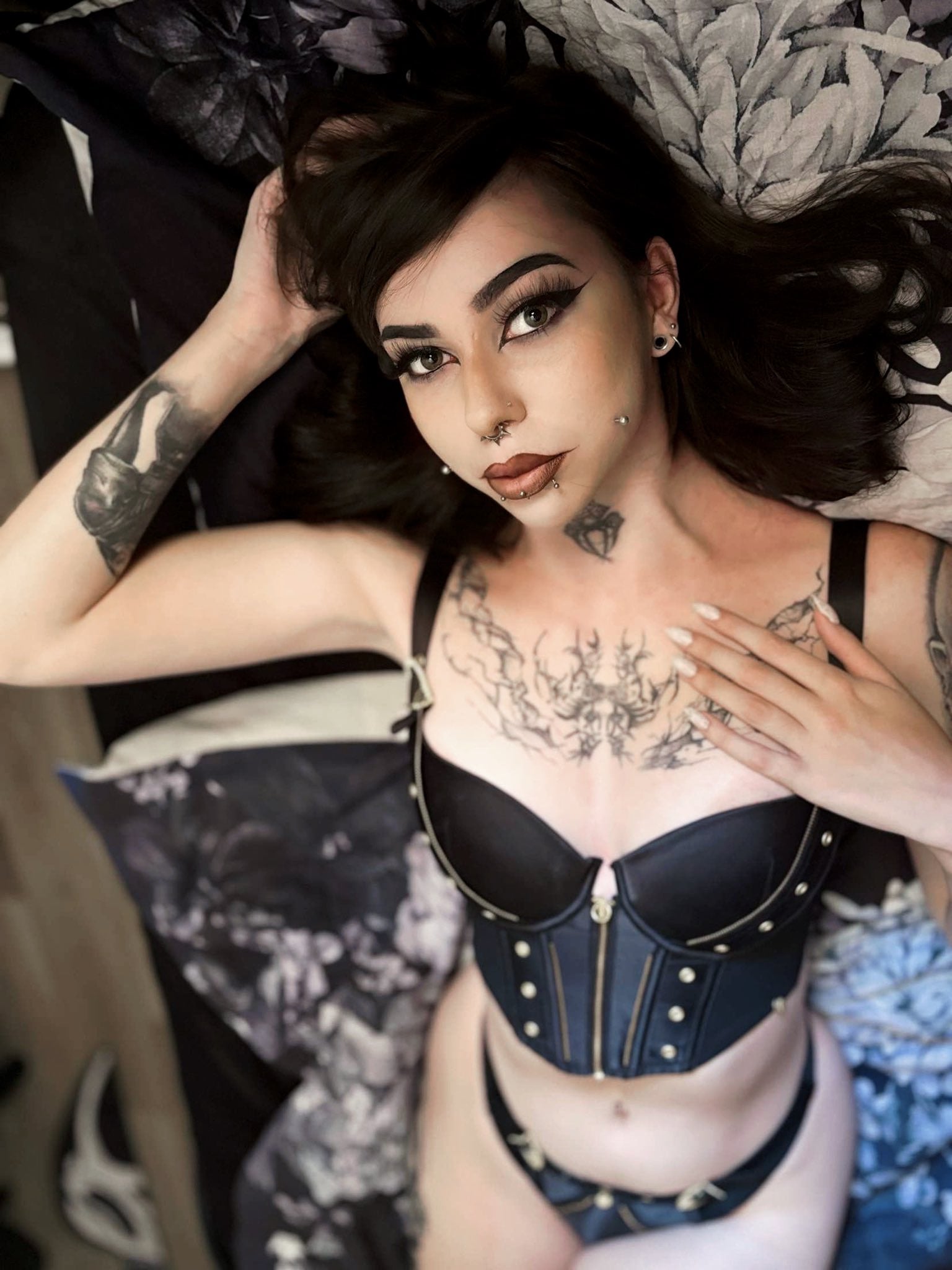 Livingskullz666 nude 4