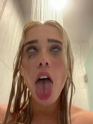 Livinia Roberts nude 3