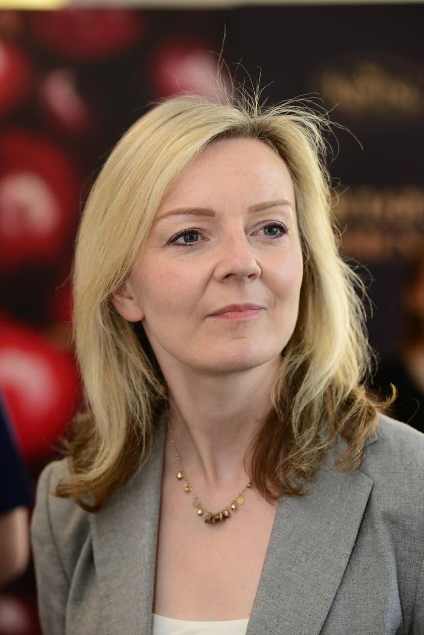 Liz Truss nude 4