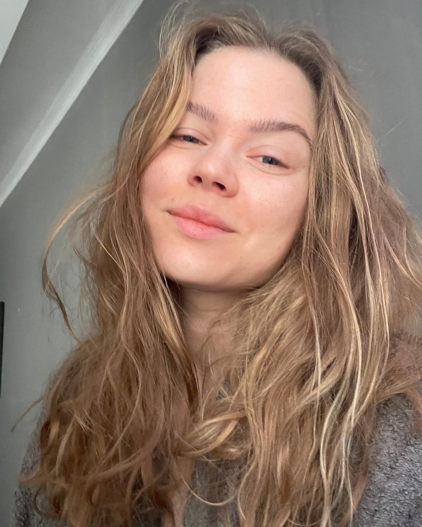 Lizi ASMR nude 11