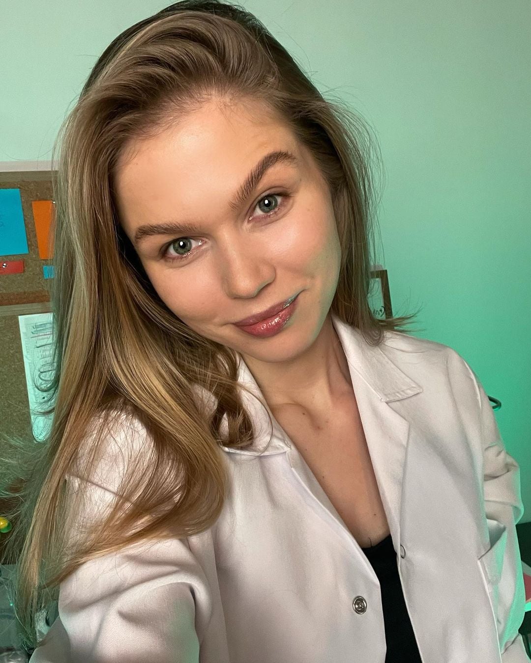 Lizi ASMR nude 5
