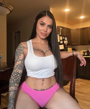 Lizmar Flores nude 9