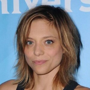 Lizzie Brochere nude 4