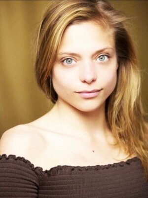 Lizzie Brochere nude 5