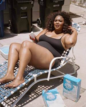 Lizzo nude 9