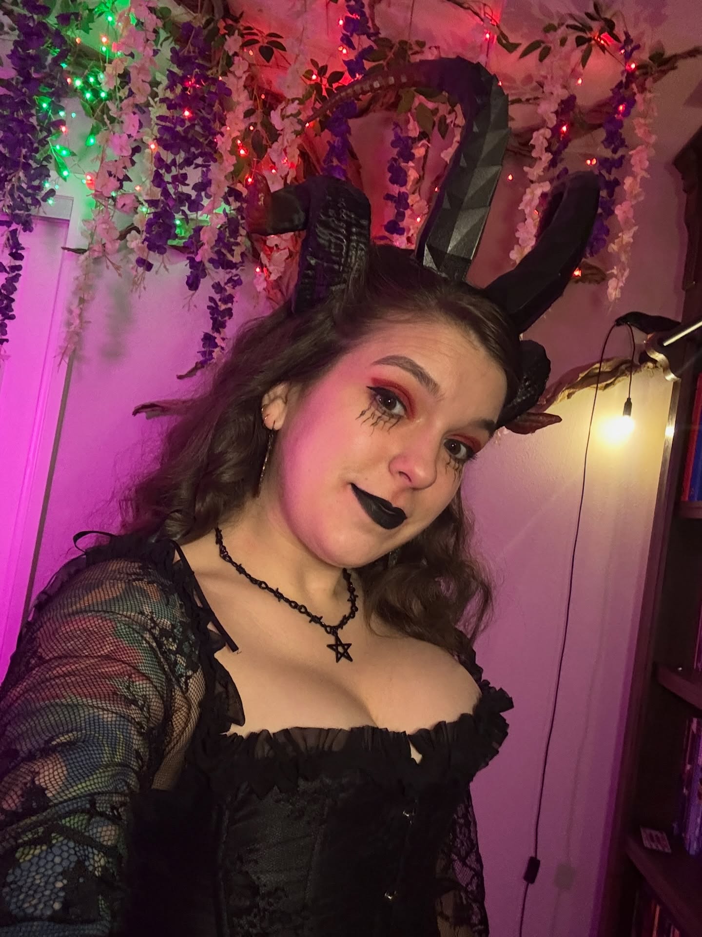 Lizzy Jones nude 12