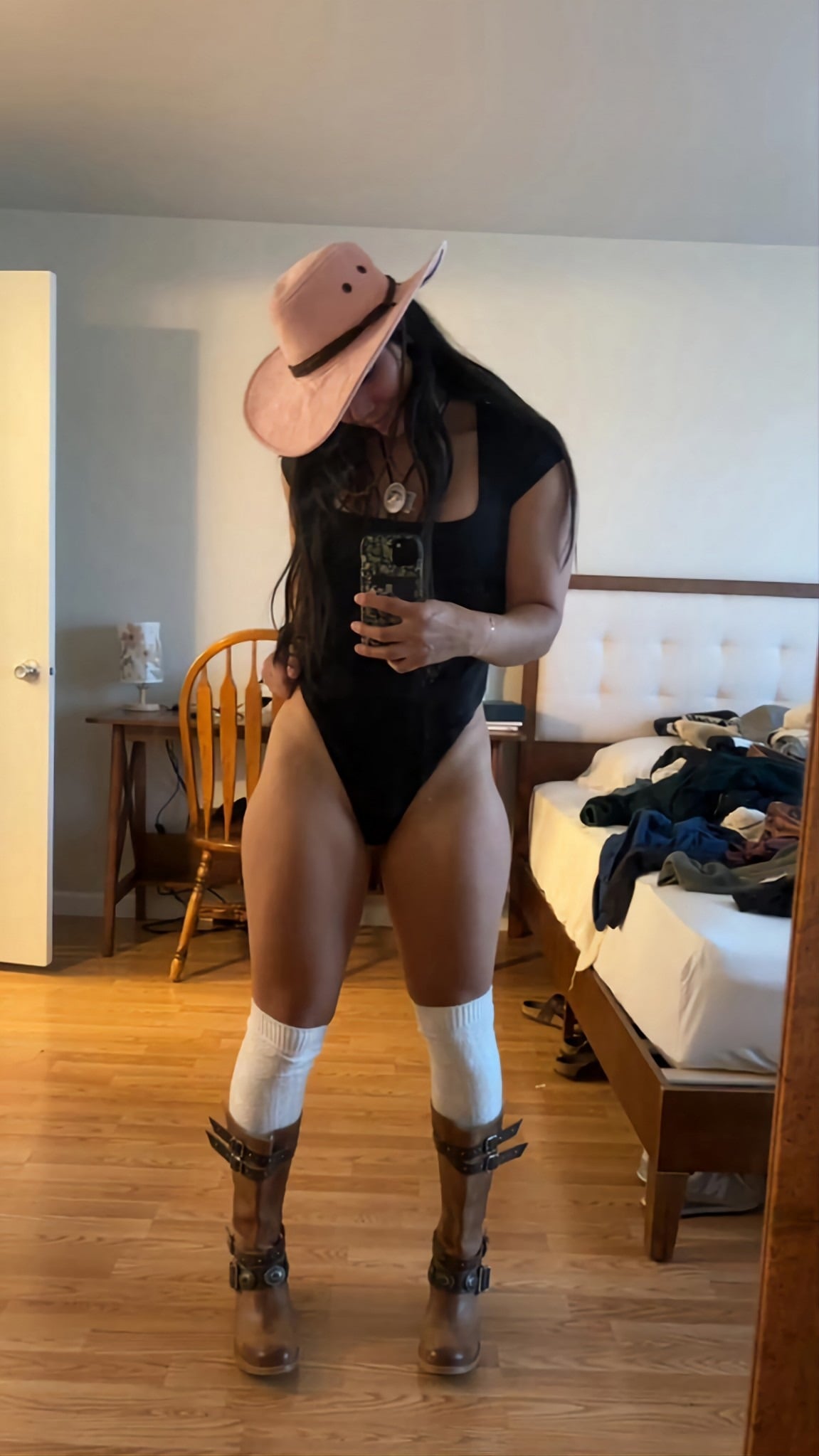 Lizzy Porter nude 5