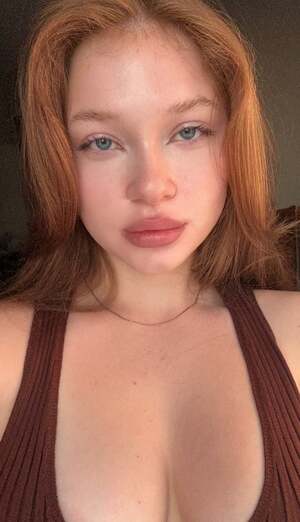 Lizzy Wild nude 4