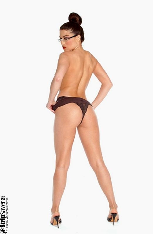 Loan Laure nude 4