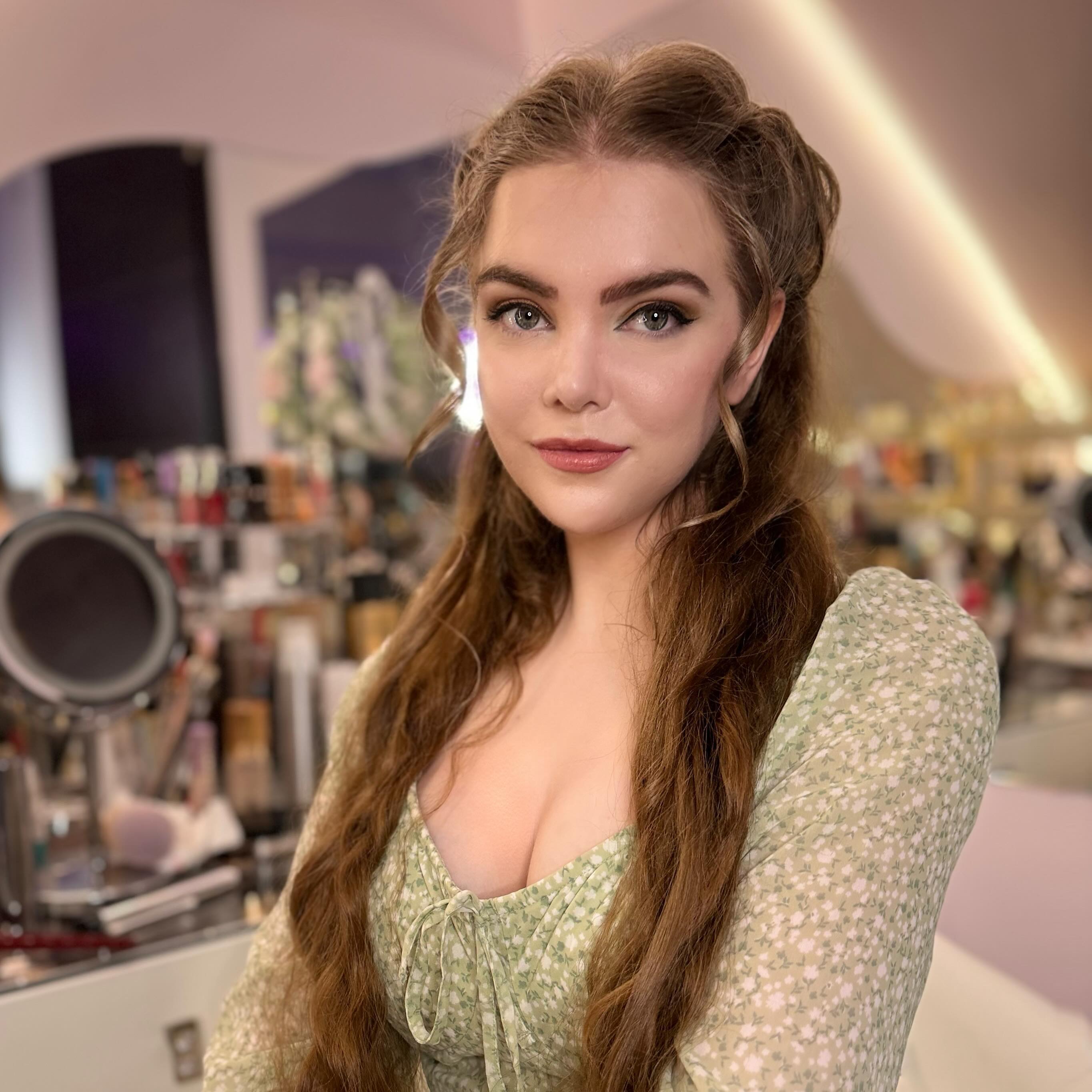 Loeya nude 9