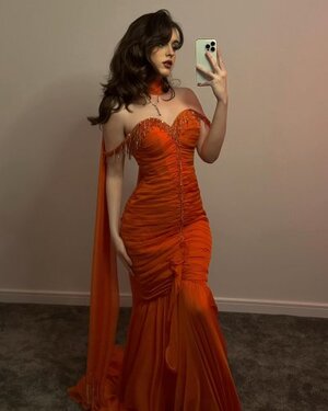 Lois Desiluted nude 10