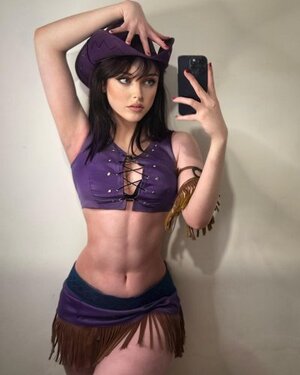Lois Desiluted nude 6