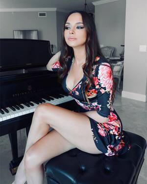 Lola Astanova nude 6