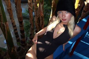 Lola Clark nude 7