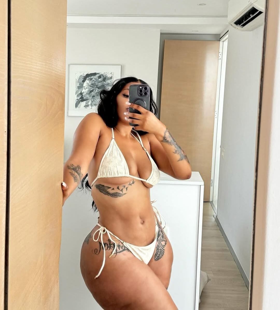 Londie London nude 5