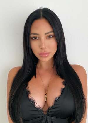 London Goheen nude 5