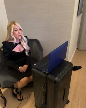 Lori Greiner nude 5