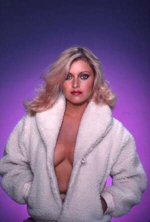 Lorna Patterson nude 4