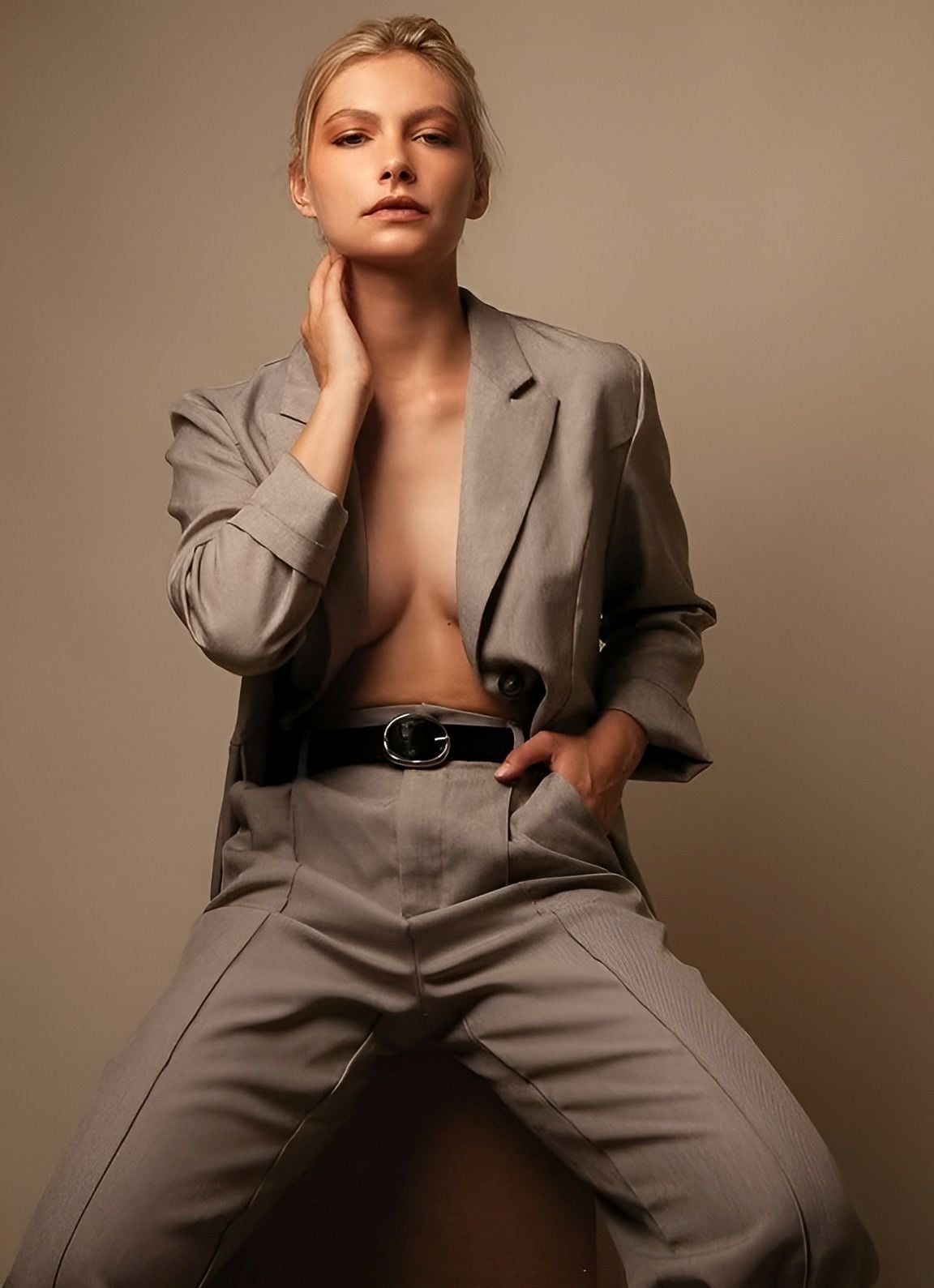 Louise Locqueneux nude 12