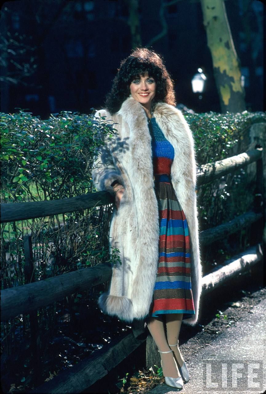Louise Mandrell