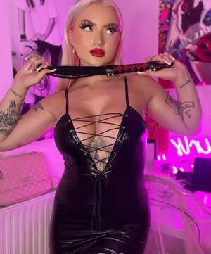 Lowri Rose nude 9