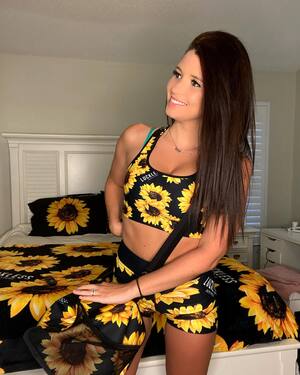 Luckless Holly nude 11