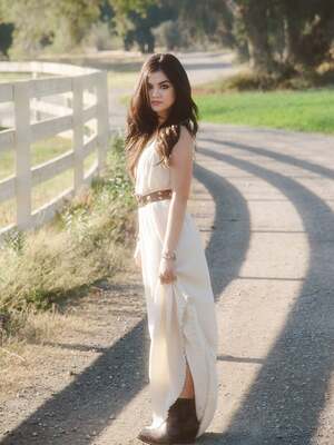 Lucy Hale nude 9