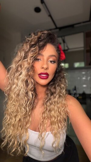 Luiza Lyy nude 8