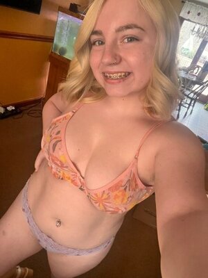Luna Bright nude 4